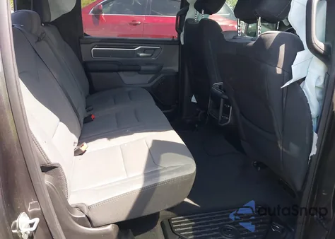 2021 Ram 1500 Big Horn 4X2 5'7 Box из США, поврежденный, VIN 1C6RREFM5MN813578